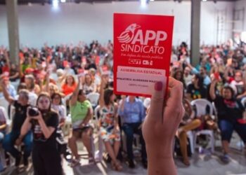 Categoria denuncia que salários iniciais no Paraná estão entre os mais baixos do Brasil - foto: Luan Romero/APP-Sindicato arquivo