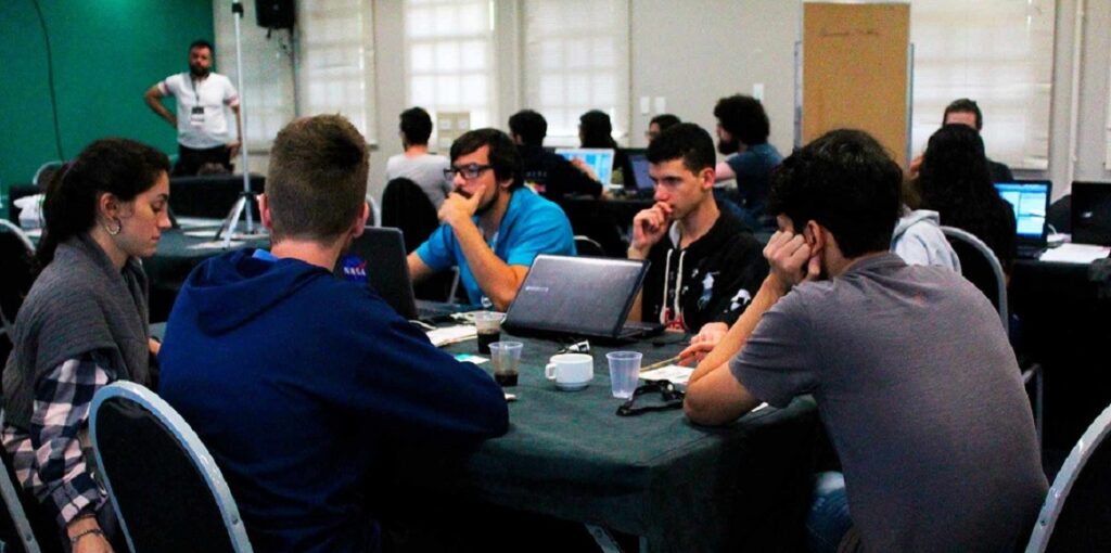 Maratona de três dias reúne mentoria especializada e premiação em dinheiro para os melhores projetos de turismo. Foto: divulgação/Hackatour