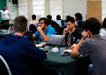 Maratona de três dias reúne mentoria especializada e premiação em dinheiro para os melhores projetos de turismo. Foto: divulgação/Hackatour