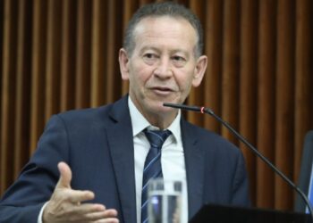 Famílias paranaenses relatam queima de aparelhos e insegurança no fornecimento de energia e água. Créditos: Orlando Kissner/Alep
