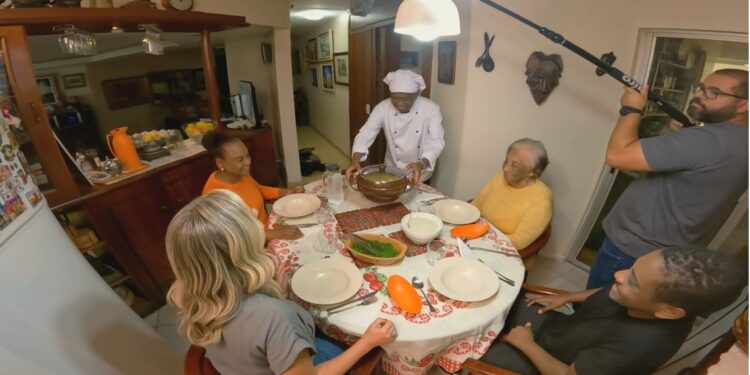 Famílias interessadas podem enviar suas histórias pelo app Você na RPC até 25 de março. Foto: Divulgação/RPC Famílias interessadas podem enviar suas histórias pelo app Você na RPC até 25 de março. Foto: Divulgação/RPC