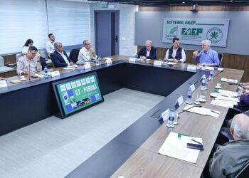 Reunião na sede da FAEP define estratégias para manter incentivos fiscais aos setores produtivos paranaenses. William GoldBach / Sistema FAEP