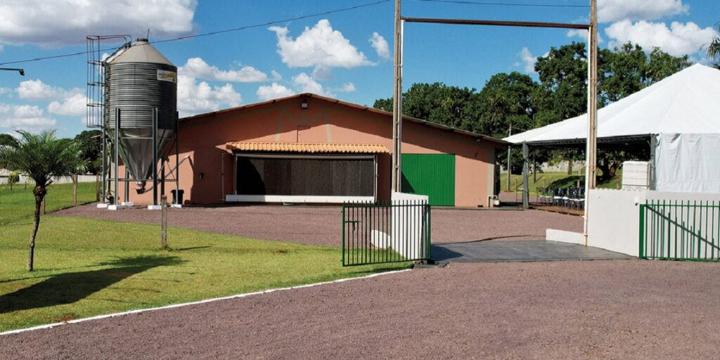 Novo aviário escola em Assis Chateaubriand tem 1.040 m² de área técnica. Foto: sistema Faep.