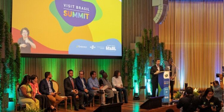 Especialistas em branding discutem como a imagem do Brasil influencia a decisão do turista na hora de escolher o destino. Foto: Marcio Menasce/Embratur Especialistas em branding discutem como a imagem do Brasil influencia a decisão do turista na hora de escolher o destino. Foto: Marcio Menasce/Embratur