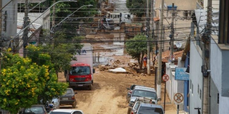Terão direito ao apoio financeiro direto moradores de municípios com estado de calamidade reconhecido e residência em área efetivamente atingida. Foto: Márcio Pinheiro / MIDR. Terão direito ao apoio financeiro direto moradores de municípios com estado de calamidade reconhecido e residência em área efetivamente atingida. Foto: Márcio Pinheiro / MIDR.