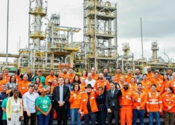 Inicialmente, serão investidos R$ 3,8 bilhões e gerados em torno de 8 mil postos de trabalho em ações da Regap, no período do atual Plano de Negócios da Petrobras (2026-30). Ricardo Stuckert / PR. Inicialmente, serão investidos R$ 3,8 bilhões e gerados em torno de 8 mil postos de trabalho em ações da Regap, no período do atual Plano de Negócios da Petrobras (2026-30). Ricardo Stuckert / PR.