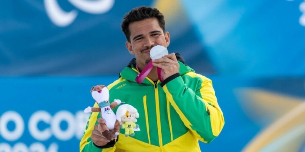 Antes da medalha inédita em Milão-Cortina, Cristian Ribera já havia alcançado resultados expressivos no circuito internacional, conquistando o prestigioso troféu Globo de Cristal em 2025. Foto: Alessandra Cabral/CPB.