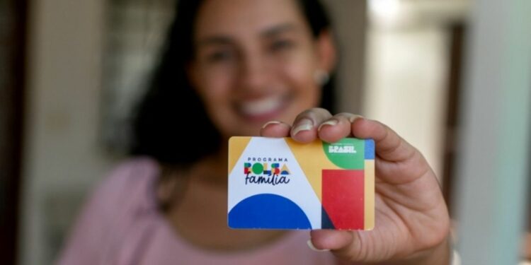 Como costuma ocorrer no Bolsa Família, 84,14% dos responsáveis familiares são mulheres: 15,7 milhões - Foto: Lyon Santos / MDS. Como costuma ocorrer no Bolsa Família, 84,14% dos responsáveis familiares são mulheres: 15,7 milhões - Foto: Lyon Santos / MDS.