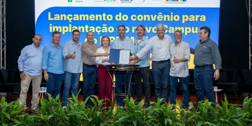Assinatura do convênio para a construção do novo campus IFPR Maringá. Foto: William Brisida/Itaipu Binacional.