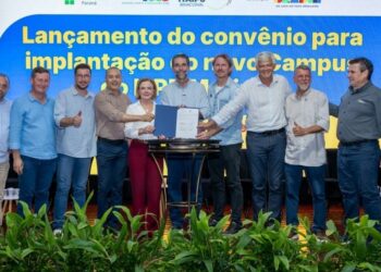Assinatura do convênio para a construção do novo campus IFPR Maringá. Foto: William Brisida/Itaipu Binacional.