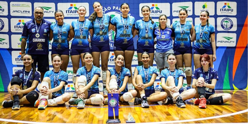 Sub16: 1° lugar. Fotos: Federação Paranaense de Volei