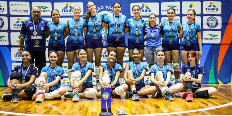 Sub16: 1° lugar. Fotos: Federação Paranaense de Volei