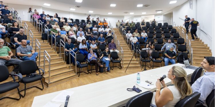 Parceria com a Marinha do Brasil prevê a criação de carta náutica inédita para o reservatório de Itaipu. Fotos: Kiko Sierich/Itaipu Parquetec