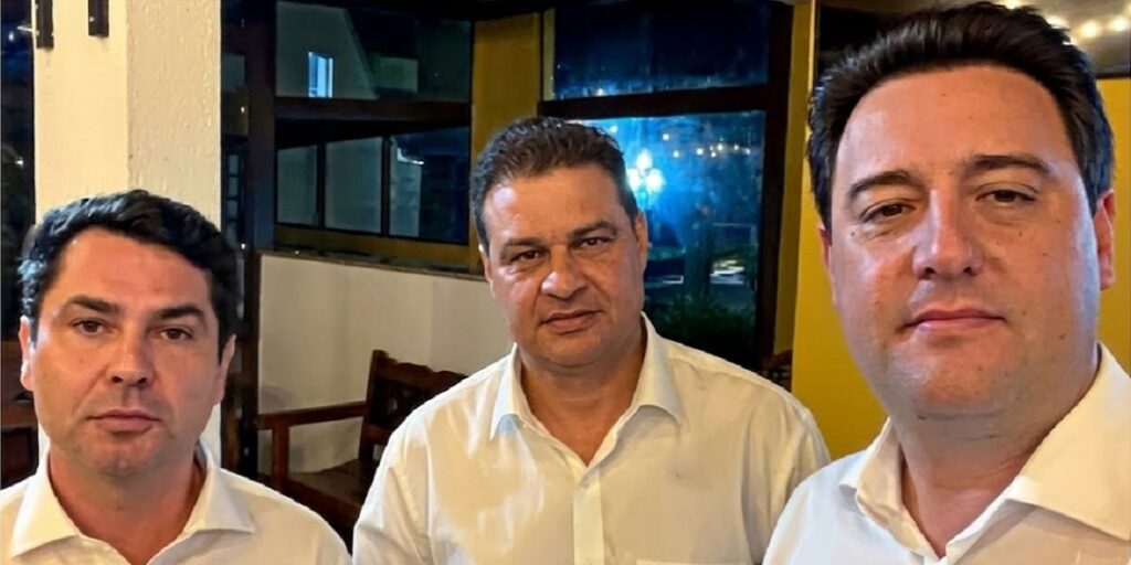Ratinho Junior declara apoio a Sandro Alex ao governo e Curi ao Senado para manter a base e a agenda de obras no Paraná. Imagem: divulgação.