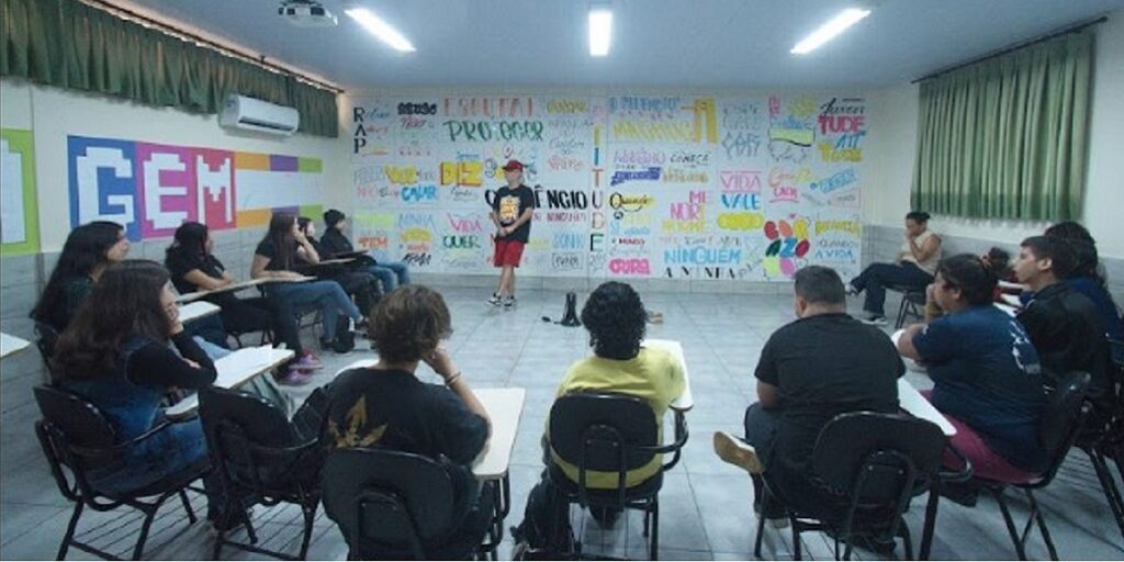 Com rimas e conscientização, projeto mobiliza juventude para o 18 de Maio em Foz. Foto: PMFI