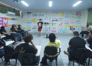 Com rimas e conscientização, projeto mobiliza juventude para o 18 de Maio em Foz. Foto: PMFI