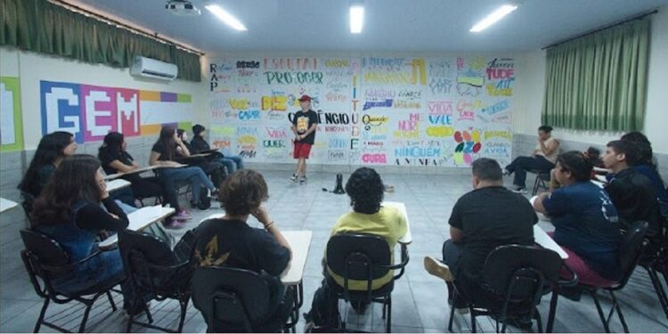 Com rimas e conscientização, projeto mobiliza juventude para o 18 de Maio em Foz. Foto: PMFI Com rimas e conscientização, projeto mobiliza juventude para o 18 de Maio em Foz. Foto: PMFI