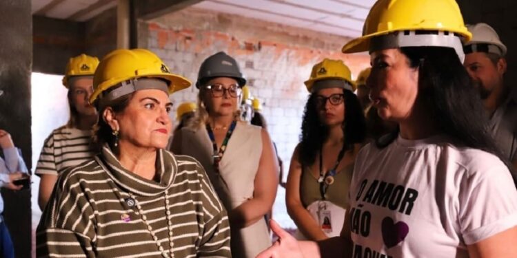 Mulheres ainda recebem menos mesmo com aumento das contratações. Foto> Ministra Márcia Lópes.