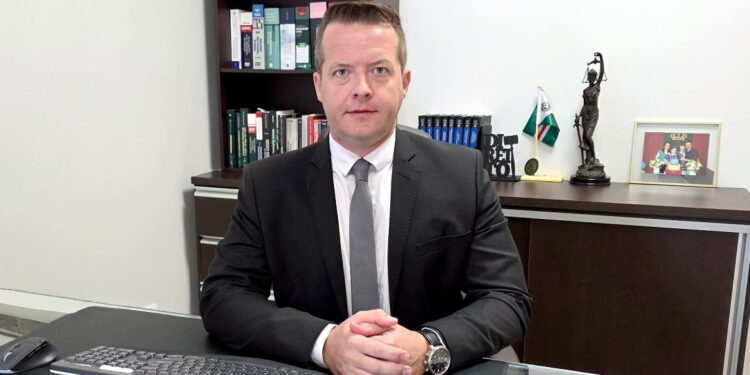 João Bustavo Bersch é advogado eleitoralista e pós-graduado em Direito Administrativo. Foto: Divulgação.