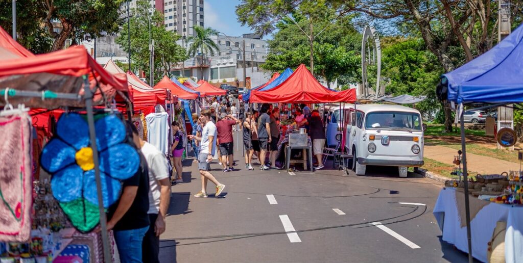 Edição noturna no sábado amplia as opções de convivência e lazer comunitário na Avenida JK. Foto: PMFI