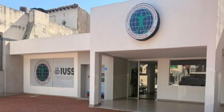 Autoridades recomendam verificar cursos antes de matrícula para evitar fraudes. Foto: Cone/Paraguai. Autoridades recomendam verificar cursos antes de matrícula para evitar fraudes. Foto: Cone/Paraguai.
