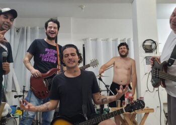 Reação Química: Giovani Fagundes, Gegê Fernandes, Ariel Armstrong, Polentex e Roni Rock.
Foto: Divulgação/Reação Química