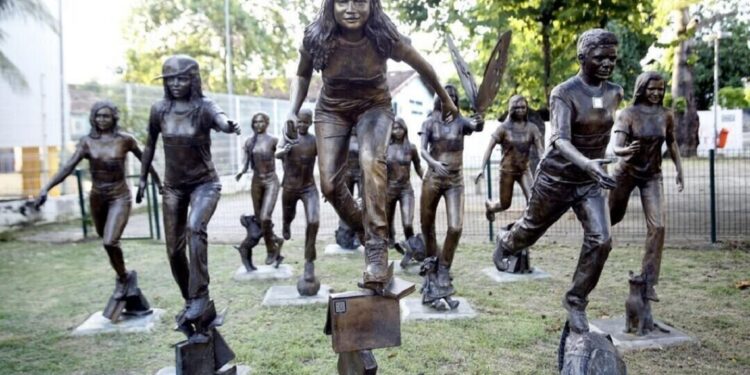 Praça Anjos da Paz, Realengo, Zona Oeste Praça Anjos da Paz, Realengo, Zona Oeste