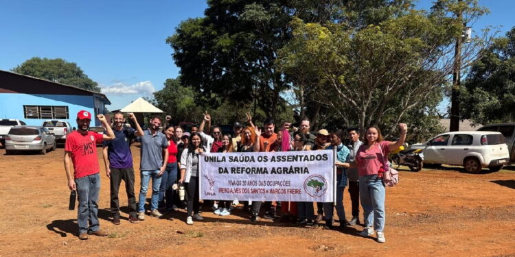 Atividade fortalece integração entre universidade e movimentos sociais. Foto: Divulgação. Atividade fortalece integração entre universidade e movimentos sociais. Foto: Divulgação.