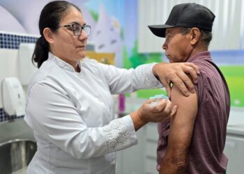 Vacinação contra gripe segue em todo o Paraná. Foto: 17ª RS/SESA