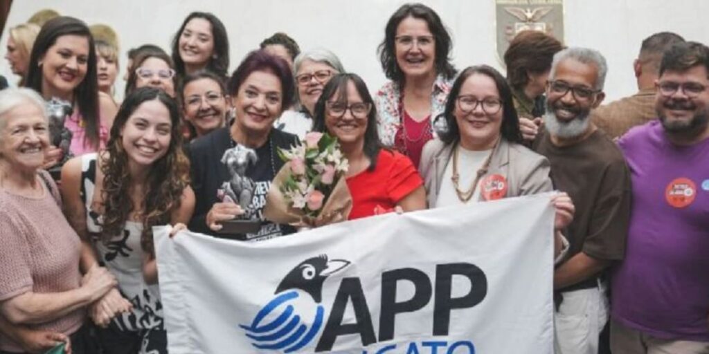 Educadores e lideranças participaram de mobilização em defesa da educação pública. Créditos: Divulgação/Assessoria Parlamentar.