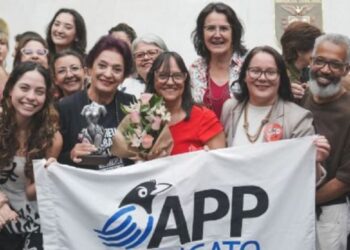 Educadores e lideranças participaram de mobilização em defesa da educação pública. Créditos: Divulgação/Assessoria Parlamentar.