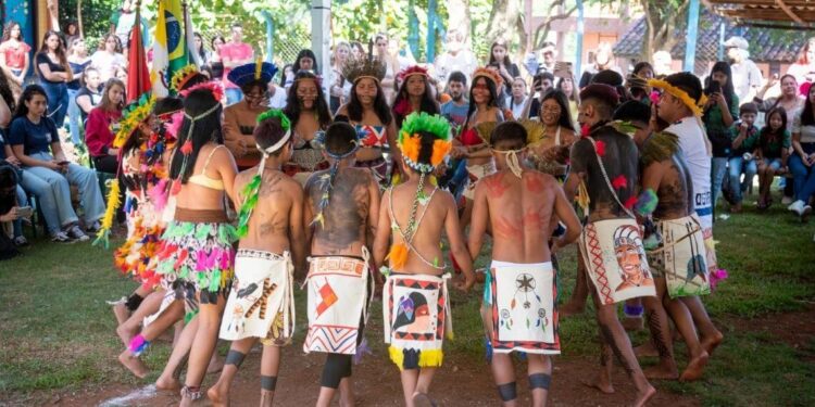 Apresentações culturais e danças tradicionais fazem parte da programação Foto: Rubens Fraulini/Itaipu Binacional.