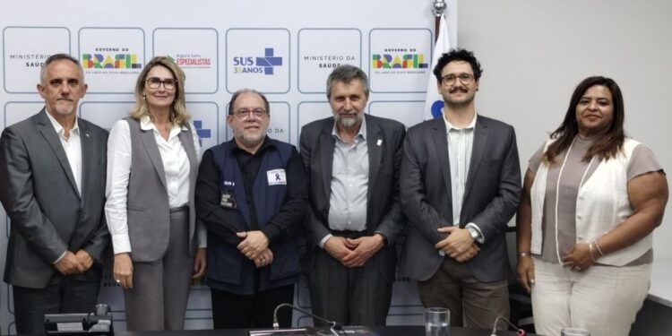 Reunião no Ministério da Saúde. Foto: Camila Retcheski/Itaipu Binacional.