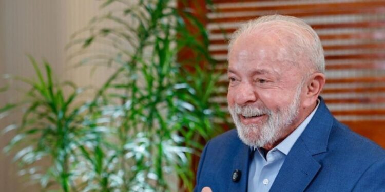 Lula, em entrevista à TV Cidade, no Ceará: “Quando eu cheguei em 2003, tinha 54 milhões de pessoas passando fome. Nós acabamos com isso. Agora, quando eu voltei, tinha 33 milhões de pessoas passando fome. Nós acabamos com isso outra vez". Foto: Ricardo Stuckert/Secom-PR.
