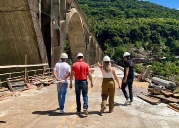 Enchentes de 2024 deixaram impactos estruturais e sociais no estado. Foto: Secom/Divulgação